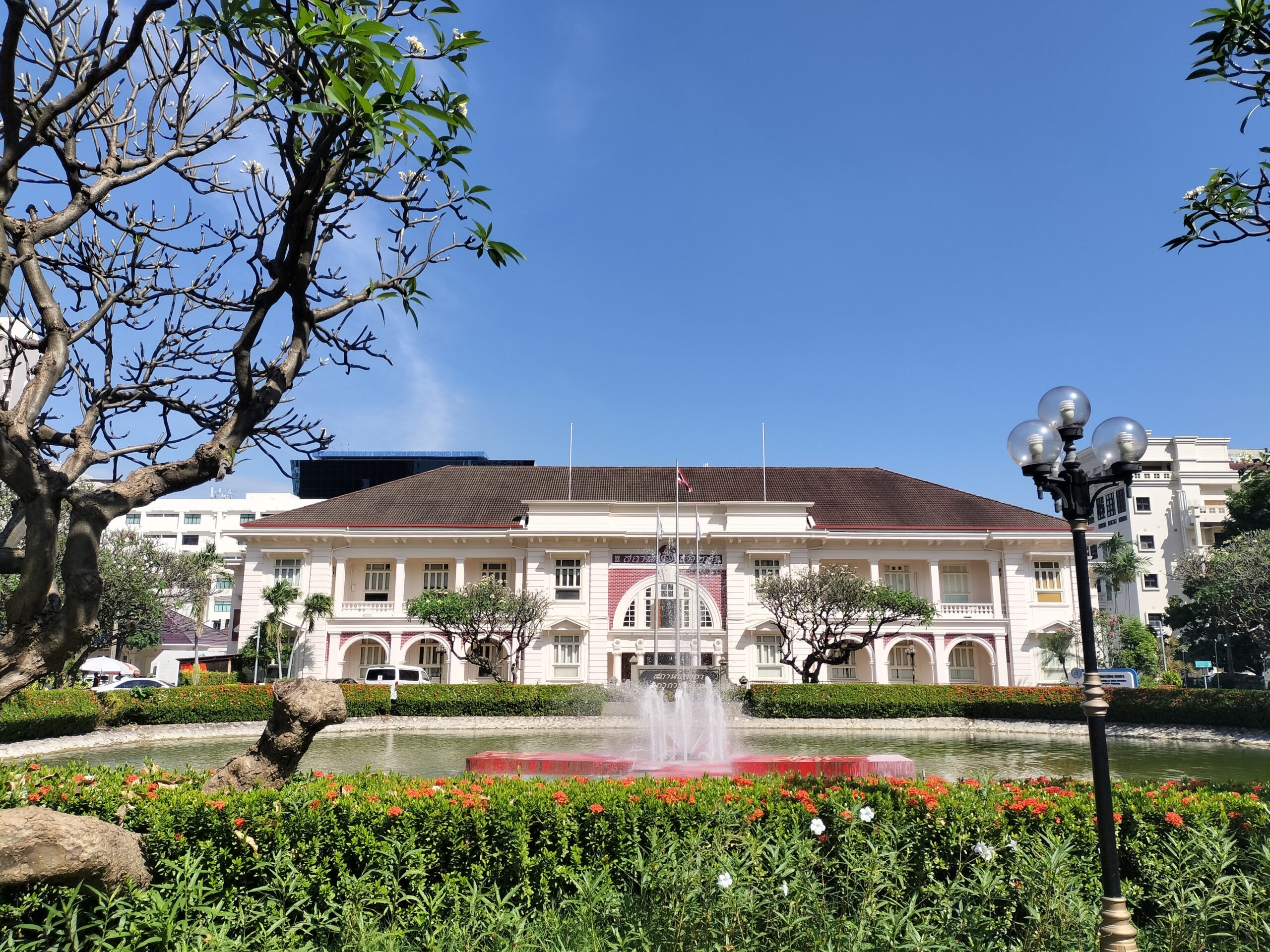 スネークファーム旧館正面